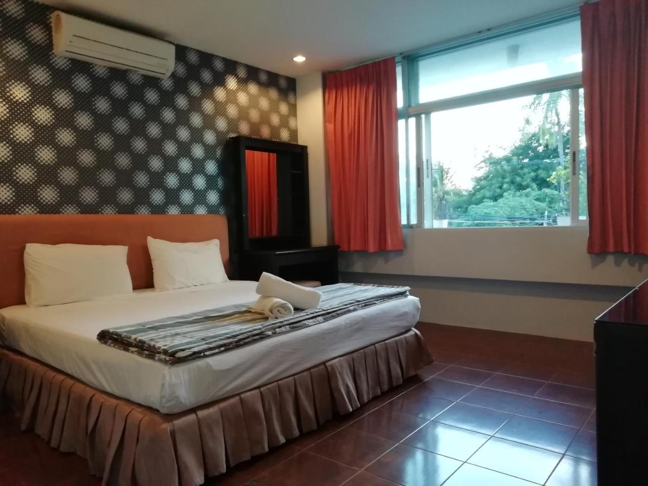 Fnb Hotel Central Паттайя Экстерьер фото